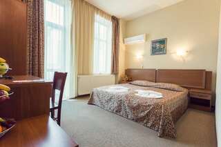 Отель Hotel Varosha Ловеч Стандартный двухместный номер с 1 кроватью или 2 отдельными кроватями-4